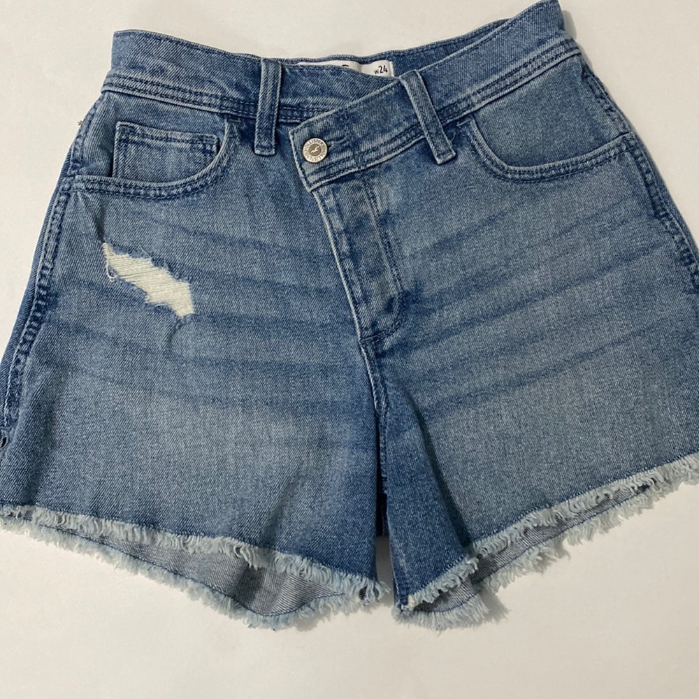 Hollister high waist curvy denim Mom shorts, EUC, size 24 / 0